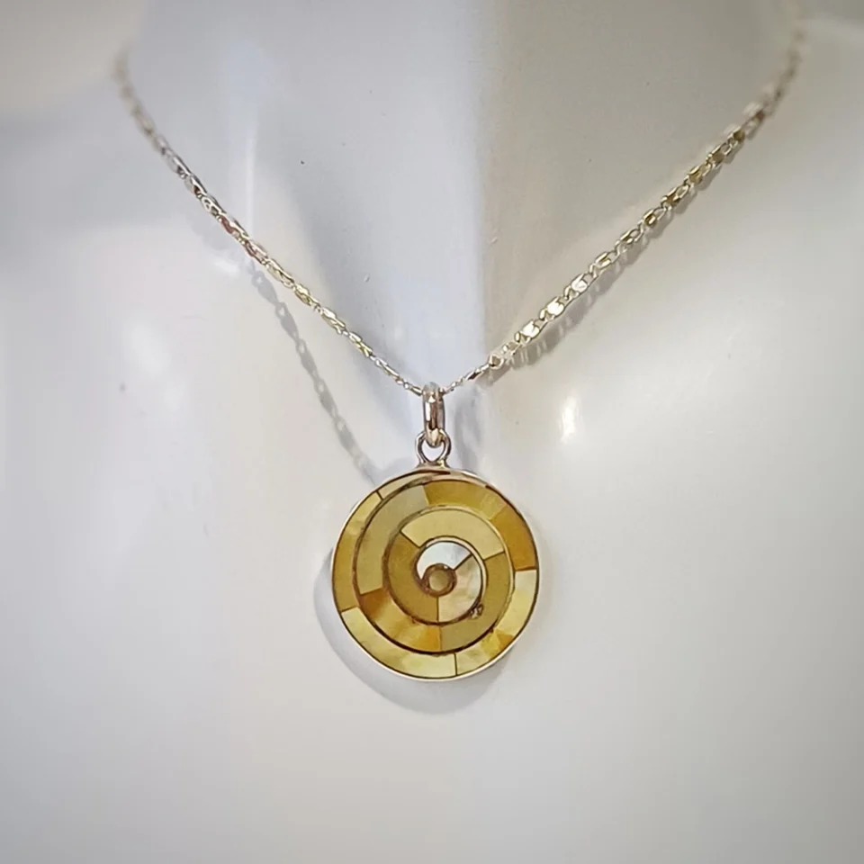 Spiral Nacre Yellow Pendant